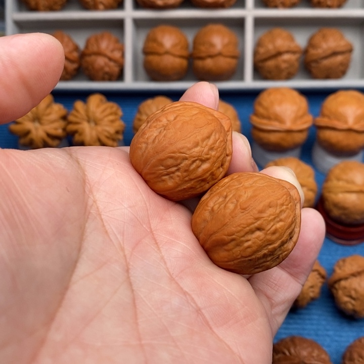 文玩核桃把件小红帽