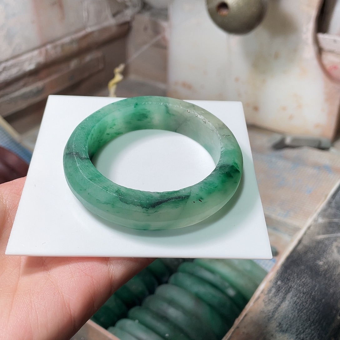 不****定制石英质玉（非洲翠）手镯定制