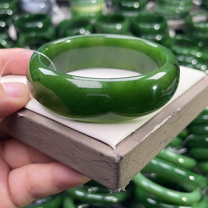 未镶嵌手镯和田玉（碧玉）