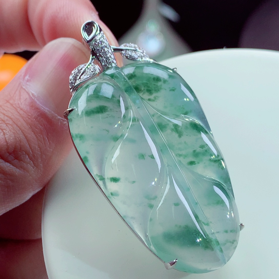 翡翠颈饰18K金镶嵌缅甸天然A货翡翠