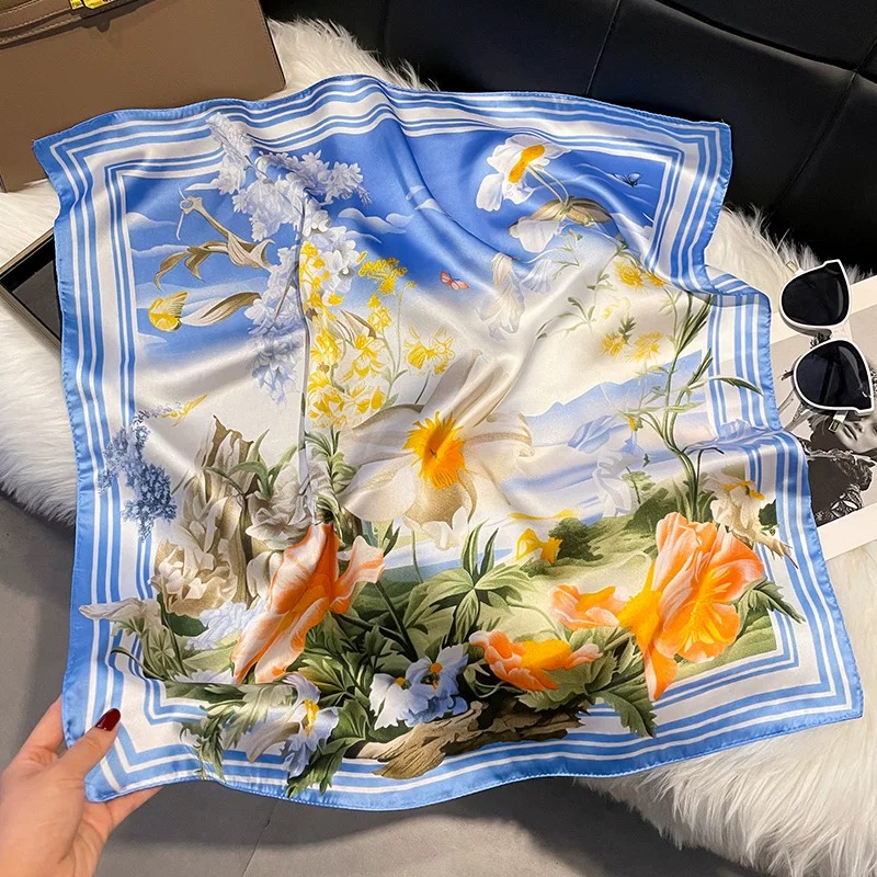 天空蓝70*70 丽锦缎 经典百搭丝巾