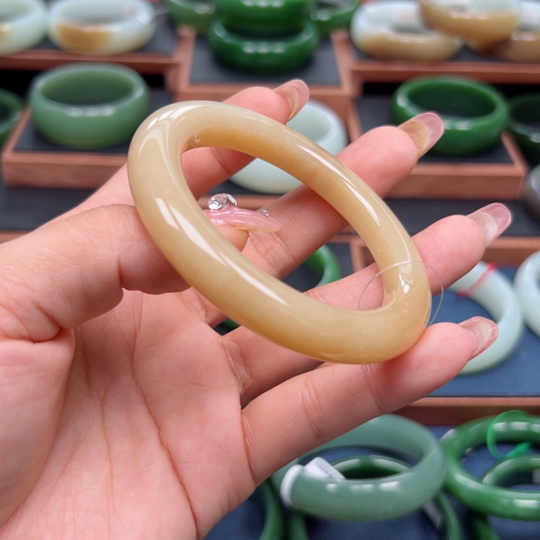 未镶嵌手镯和田玉