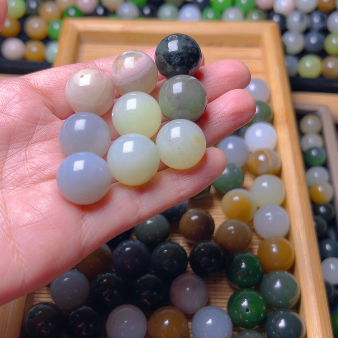 莲***童和田玉未镶嵌车挂