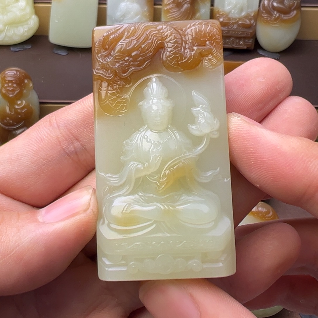 猫***玖和田玉（糖玉）未镶嵌颈饰