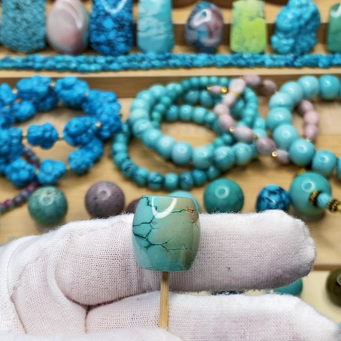 绿松石未镶嵌珠宝奇石