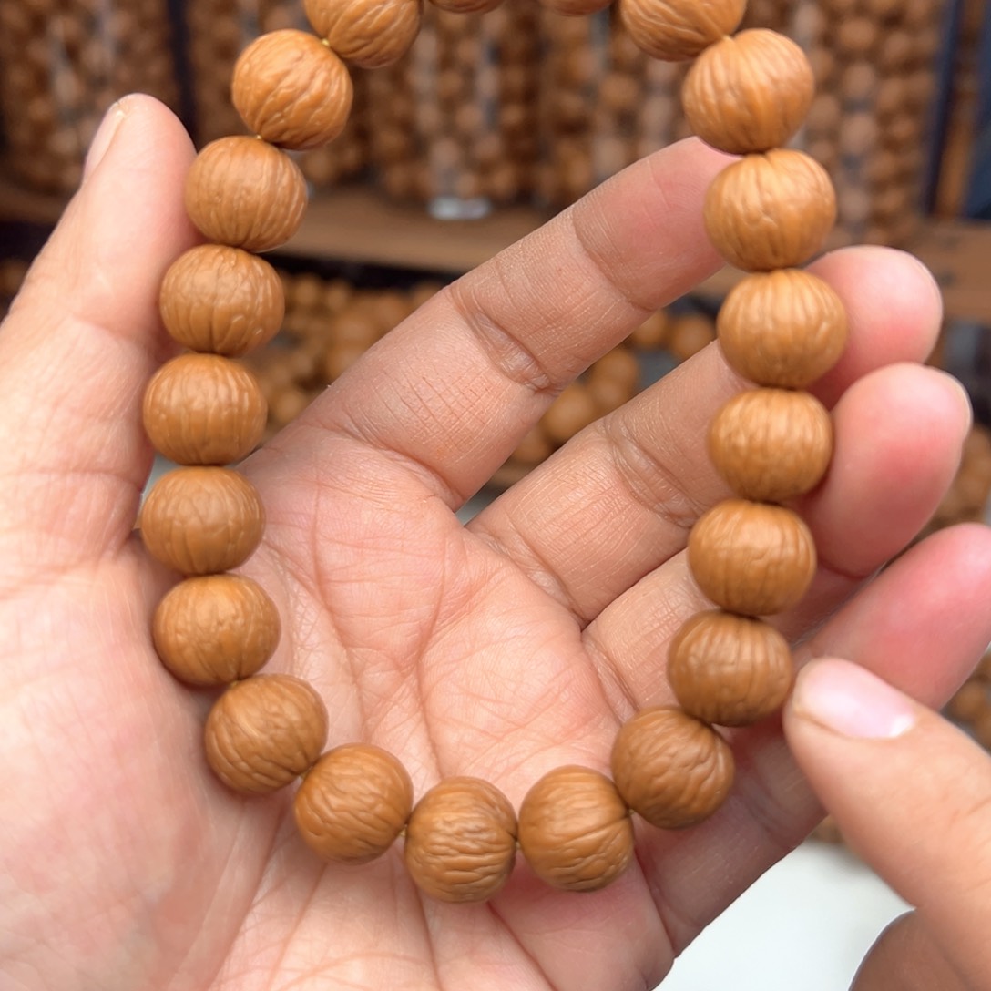 猴头核桃吊坠风雨