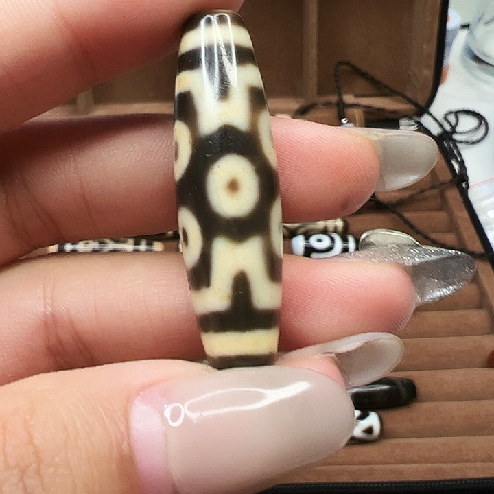 玛瑙/玉髓颈饰未镶嵌人*