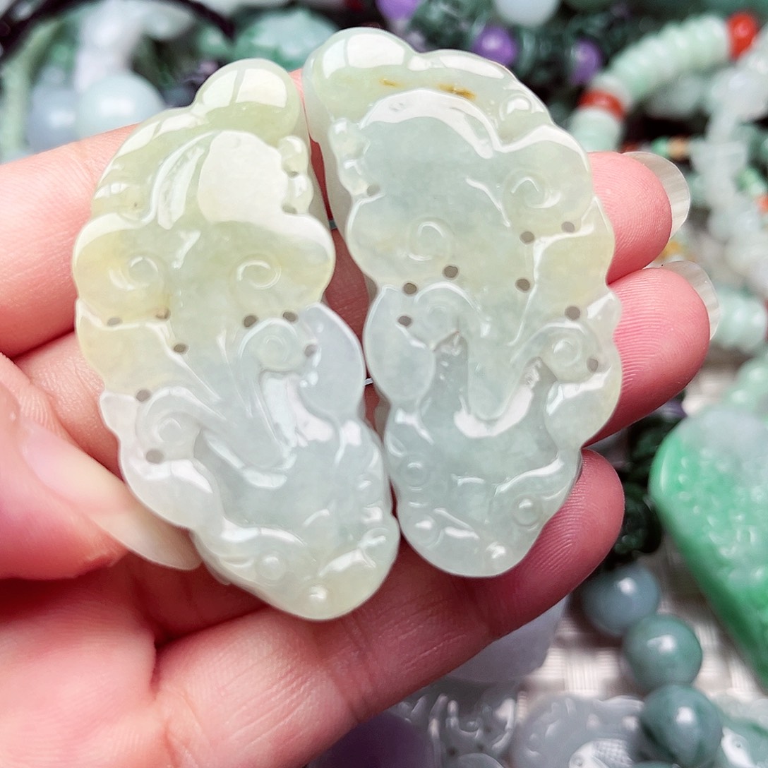 翡翠挂件未镶嵌翡翠