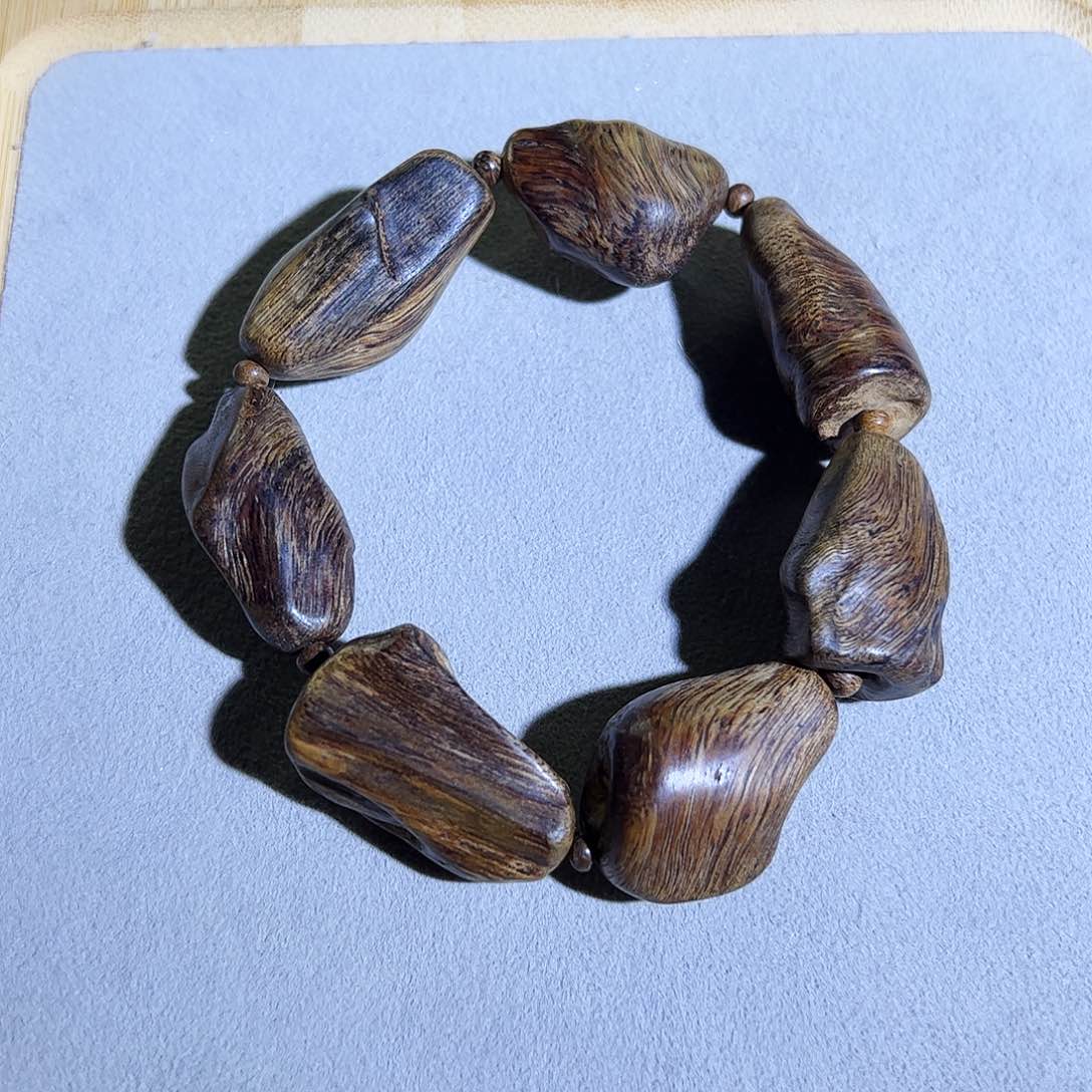 沉香手串天然惠安红油老料随形 37.8g 沉水级 花蜜甜雅