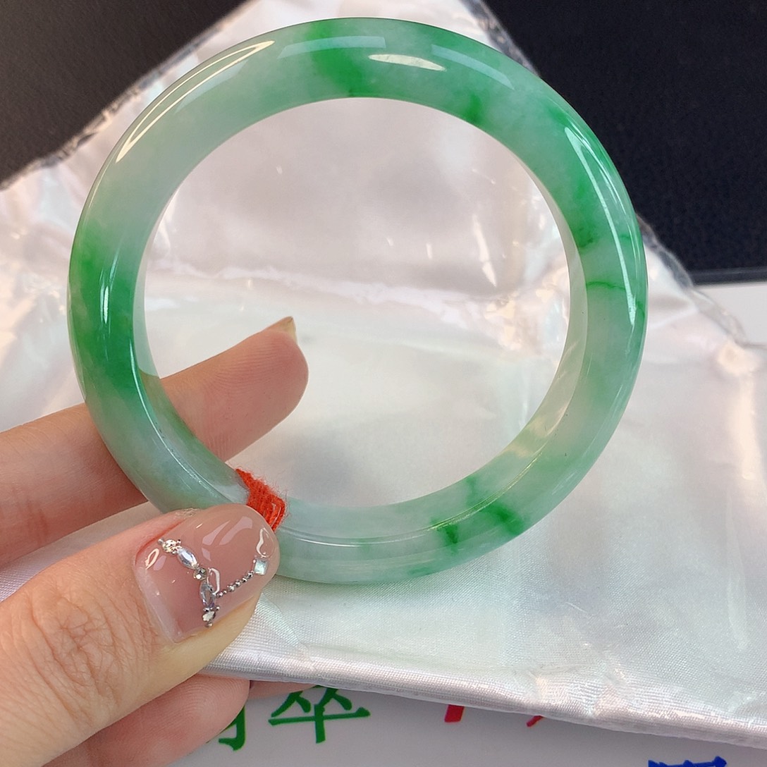 翡翠手镯未镶嵌天然A货翡翠824