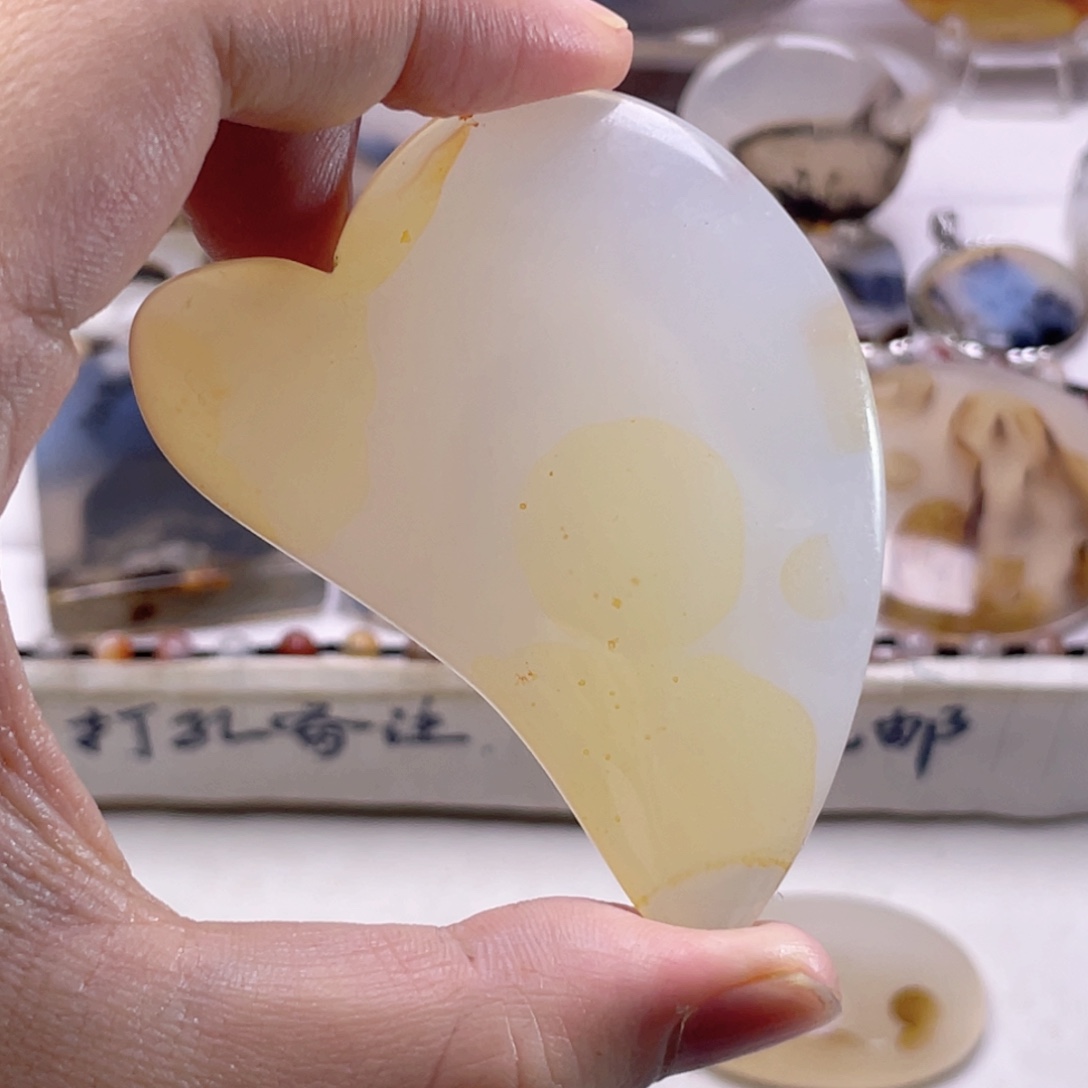 玛瑙/玉髓未镶嵌珠宝奇石