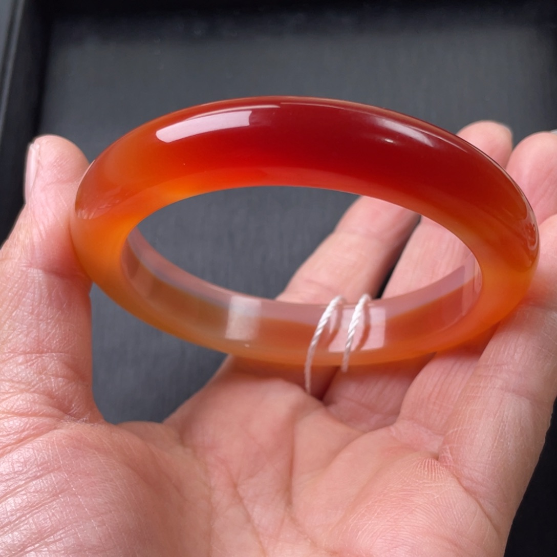 玛瑙/玉髓手镯未镶嵌59圈口