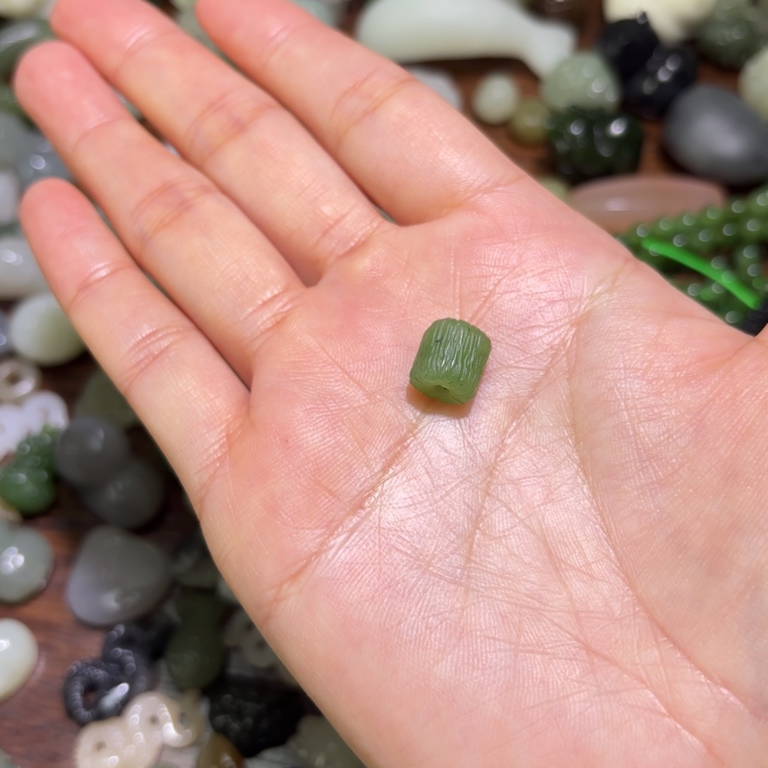 和田玉珠宝半成品未镶嵌纳****?