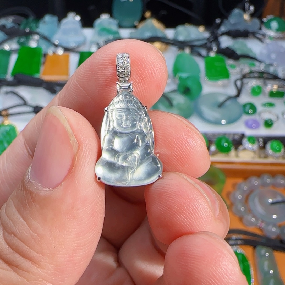 翡翠18K金镶嵌颈饰玻璃种宝宝观音