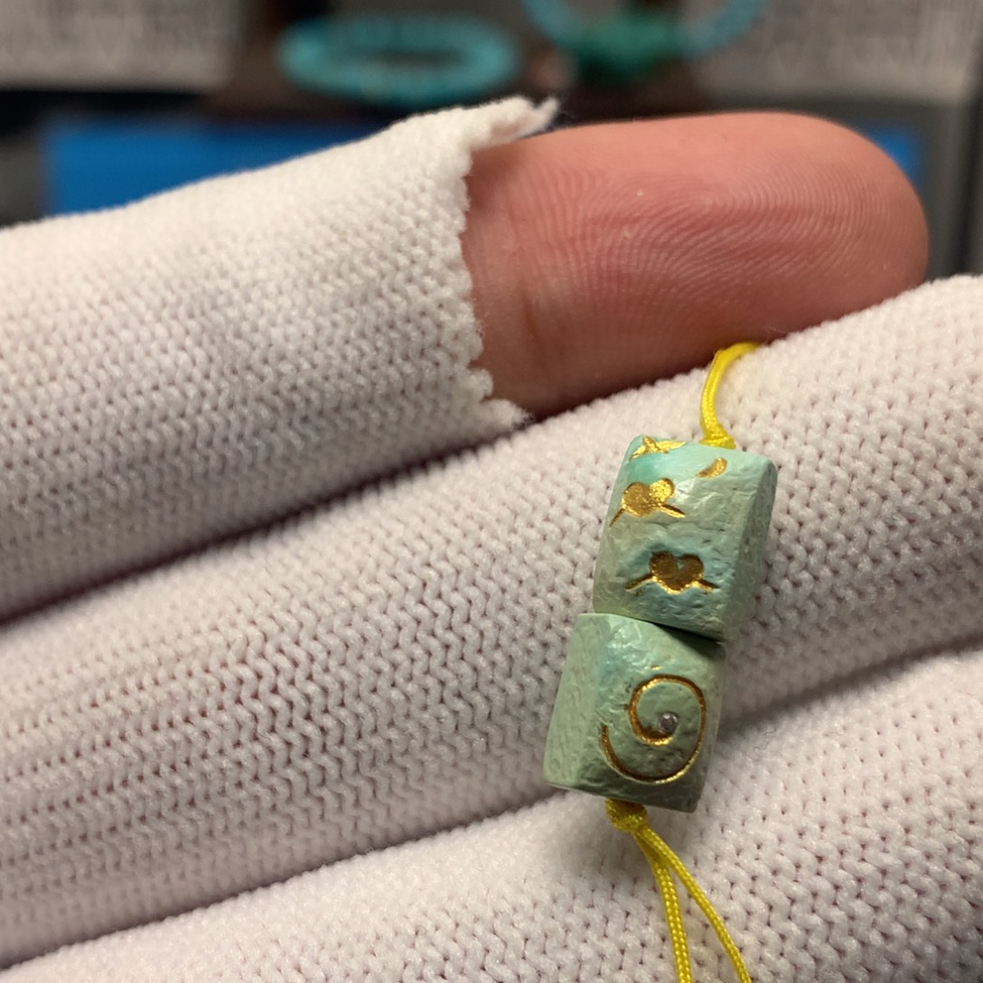 绿松石未镶嵌挂件