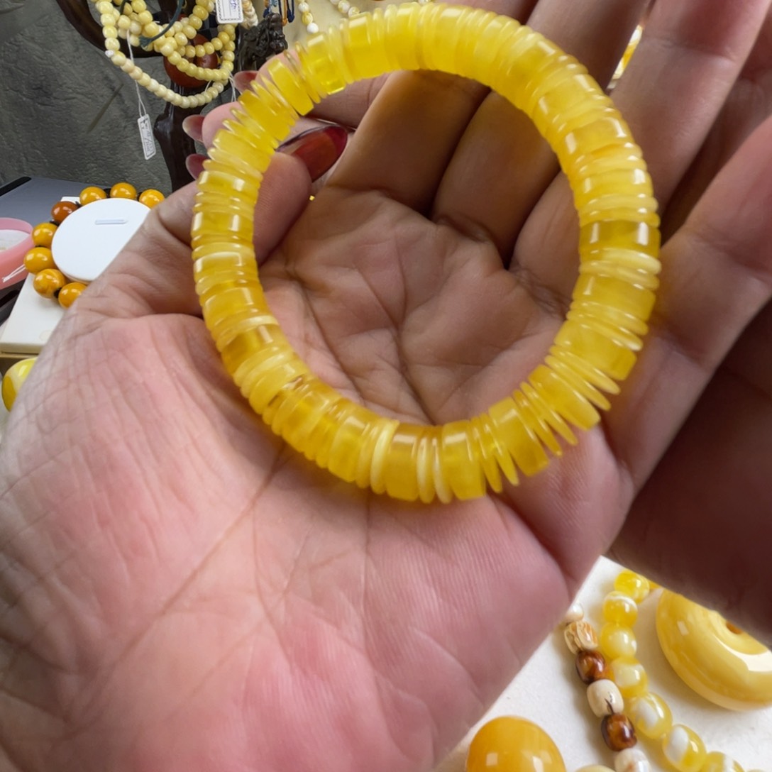 手链琥珀未镶嵌，