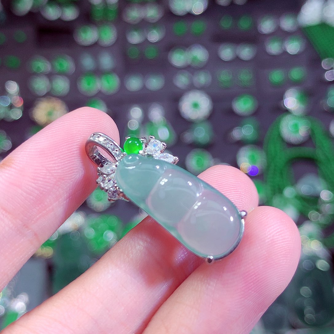 翡翠未镶嵌颈饰天然