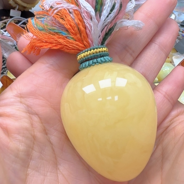 琥珀未镶嵌珠宝奇石吊坠