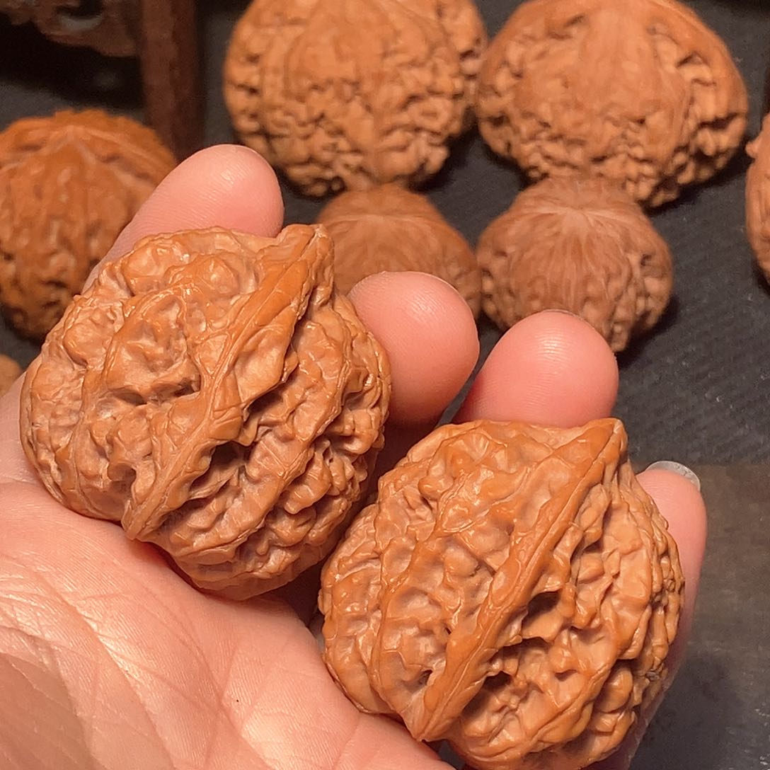 把件文玩核桃核***了石头37尺有点瑕疵