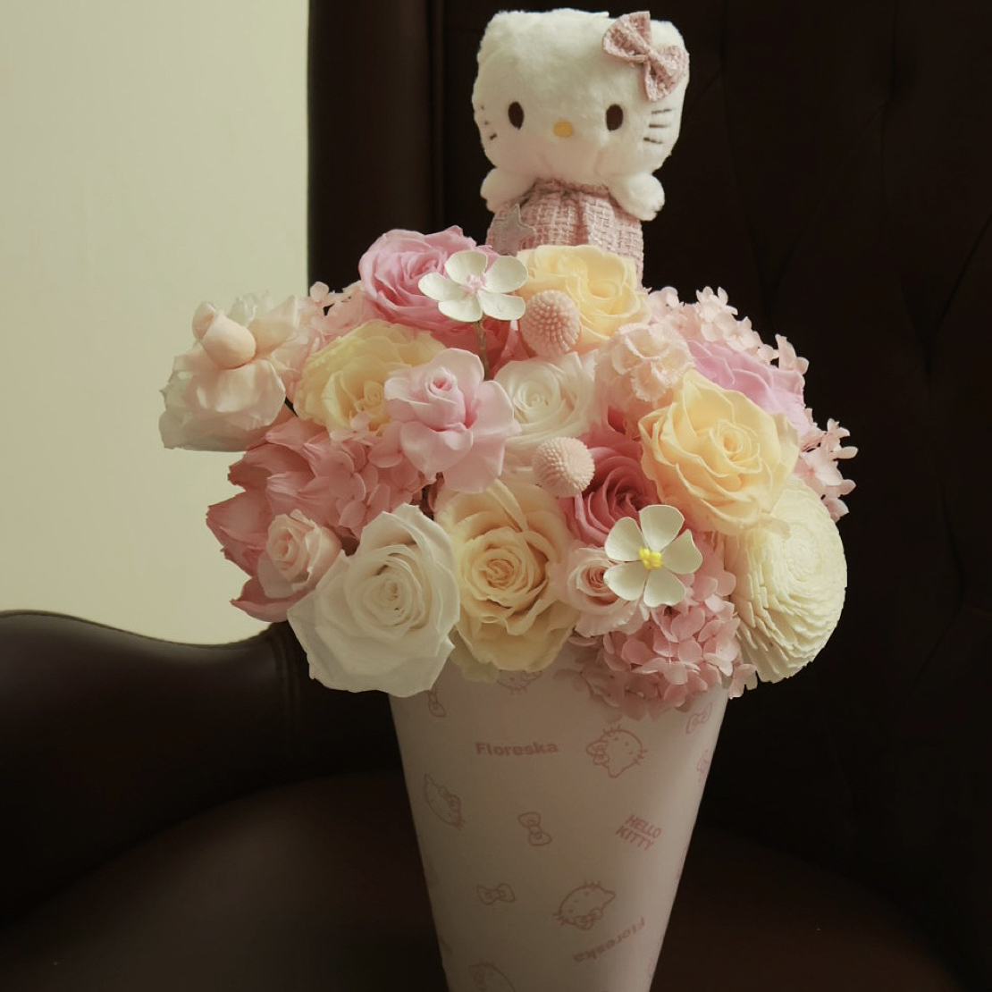 hellokitty冰淇淋抱抱桶永生花