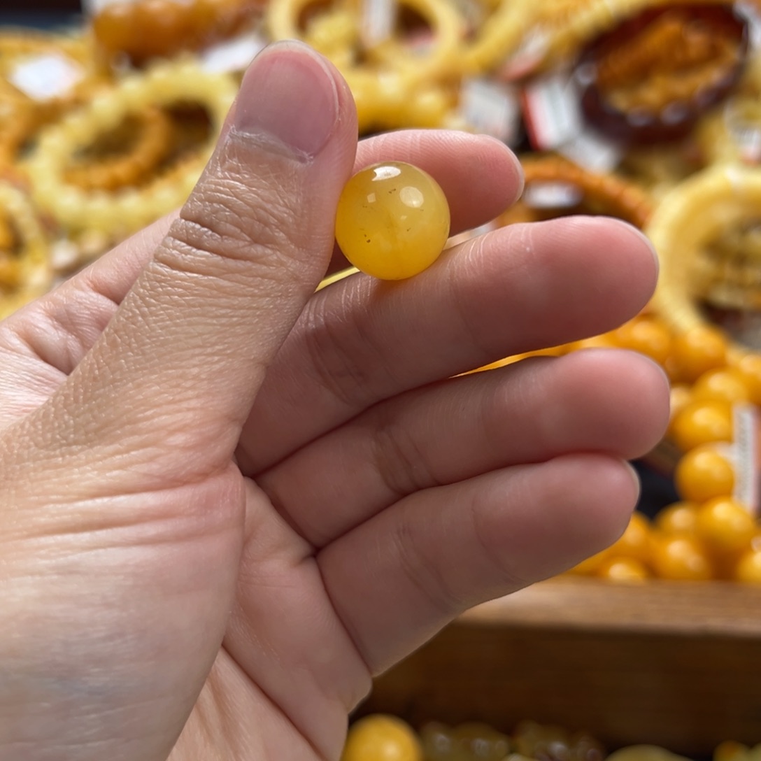 未镶嵌琥珀珠宝奇石