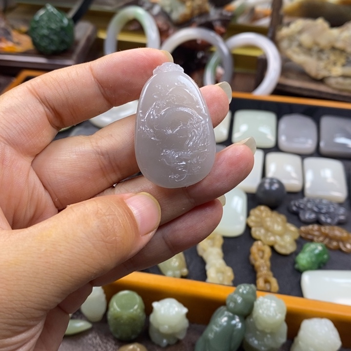 颈饰未镶嵌和田玉