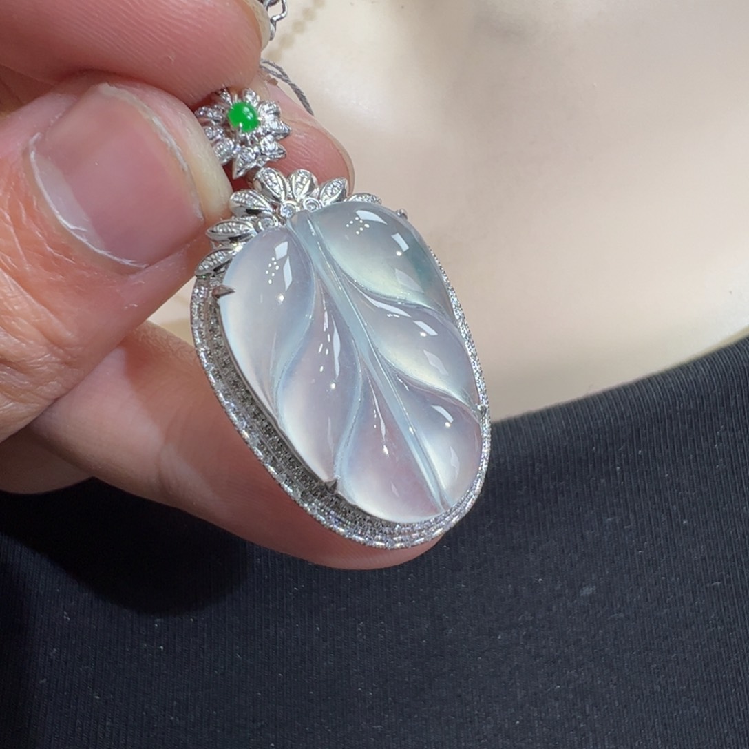 翡翠吊坠(不含链)18K金镶嵌