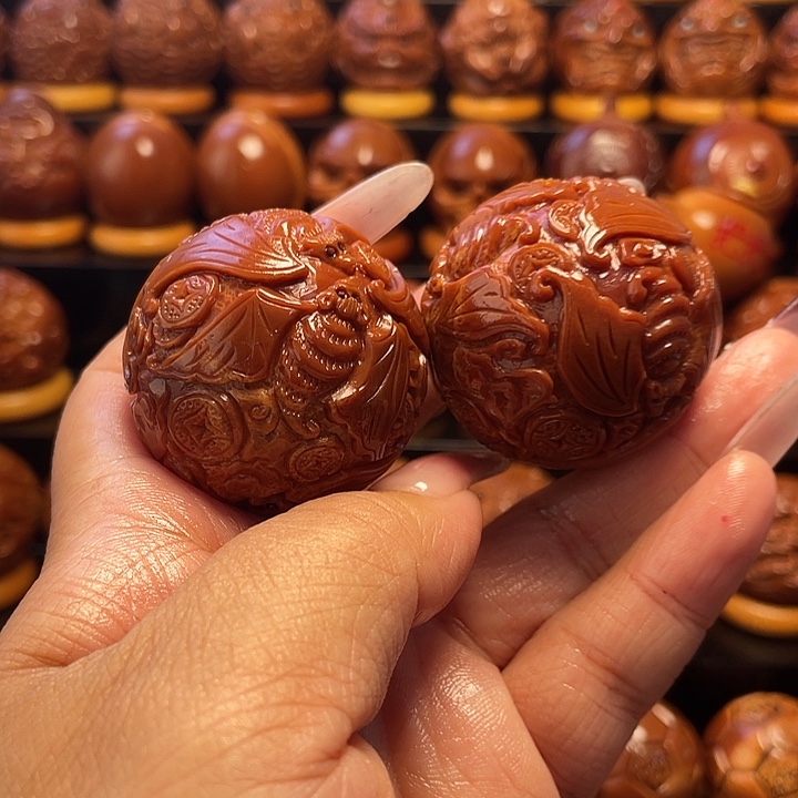 用***4橄榄核把件橄榄雕刻