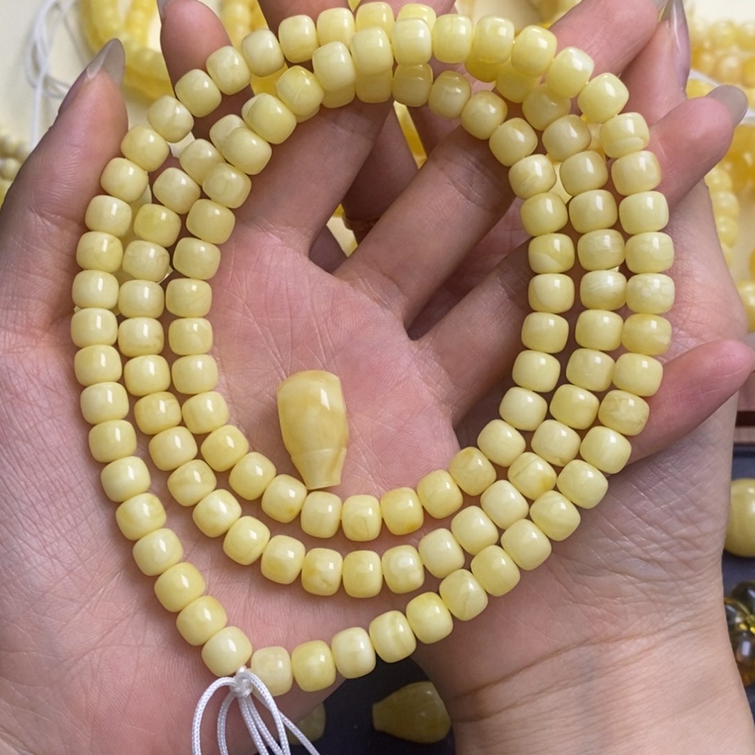未镶嵌颈饰蜜蜡地***南琥珀蜜蜡