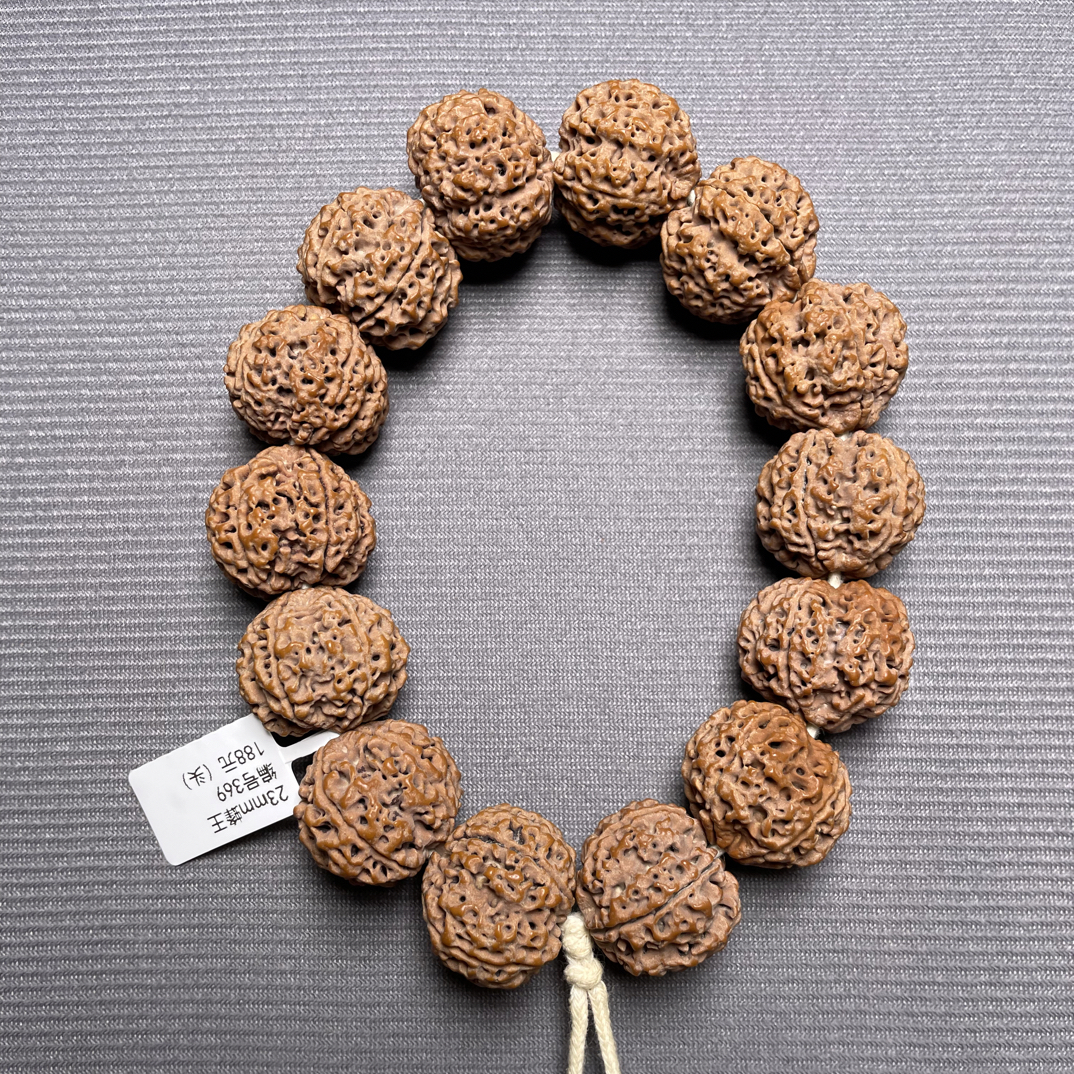 23mm超镂空蜂王（头）编号369