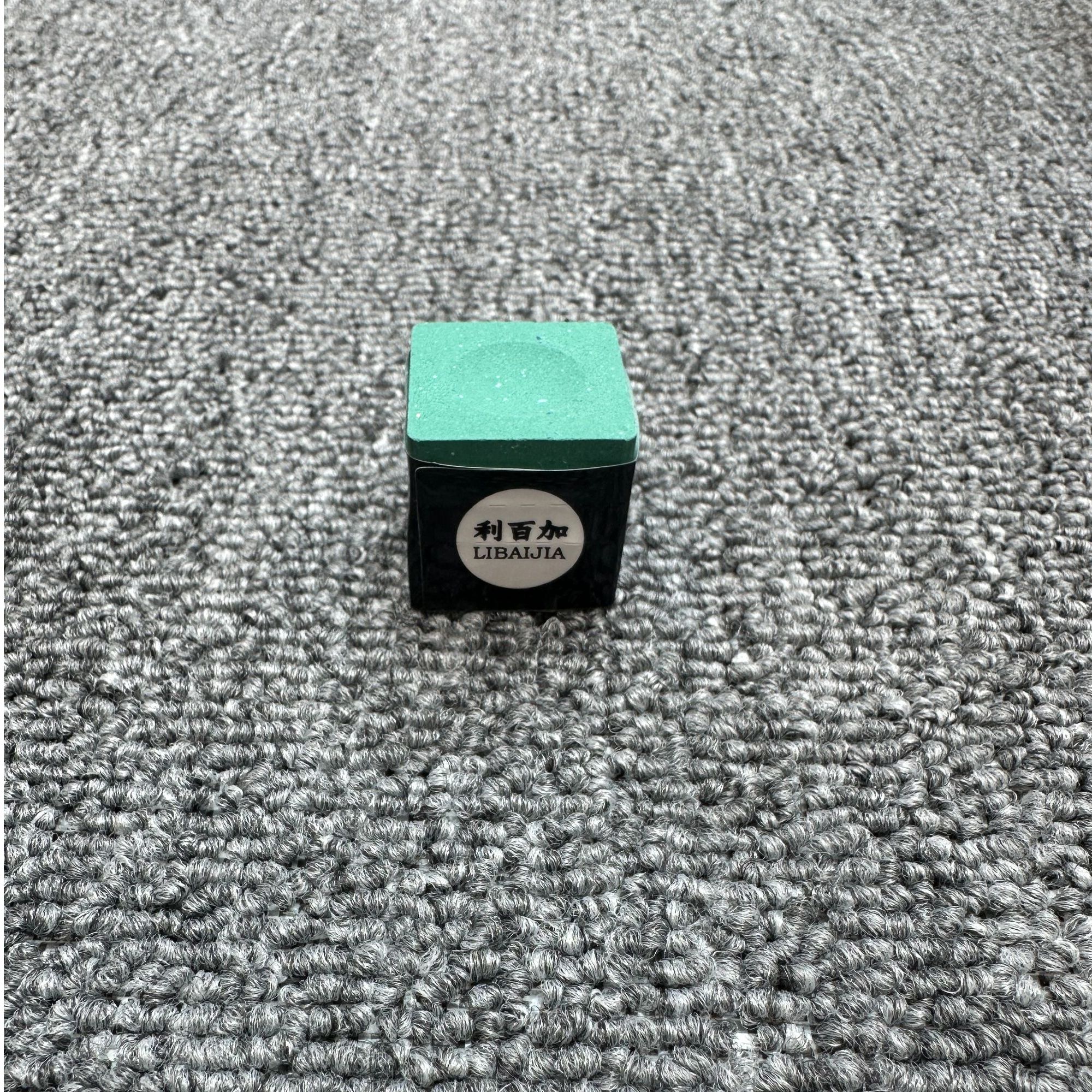 油性粉质细腻适用于中式黑八桌球的巧克粉台球杆必备用品