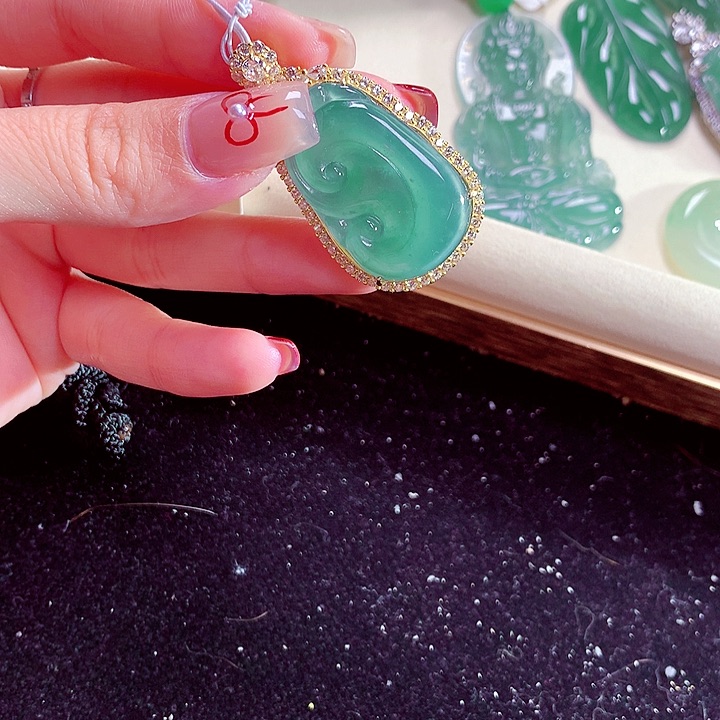 翡翠颈饰银S925镶嵌天然