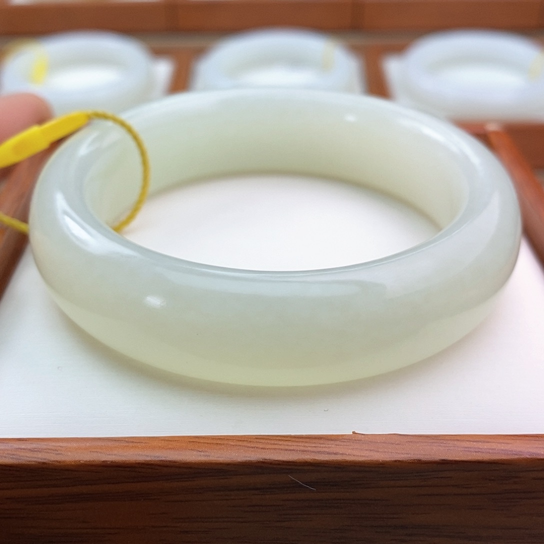 和田玉（白玉）手镯未镶嵌