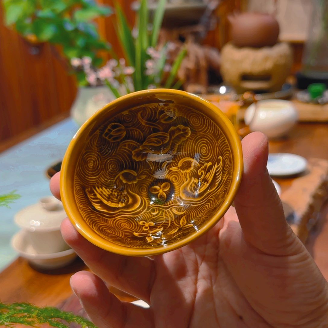 微澜定瓷 黄定内膜印双孚图