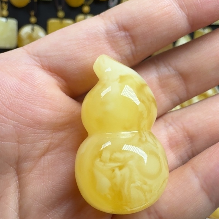 蜜蜡未镶嵌珠宝奇石