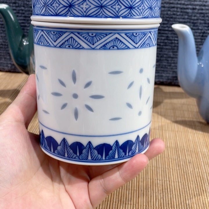 景德镇陶瓷 青花玲珑手绘茶叶罐