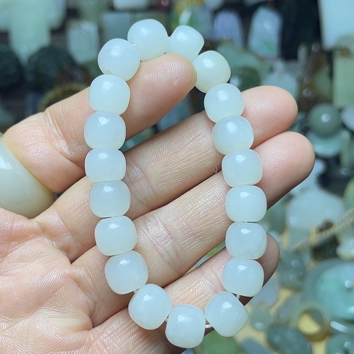 和田玉未镶嵌颈饰处理有棉