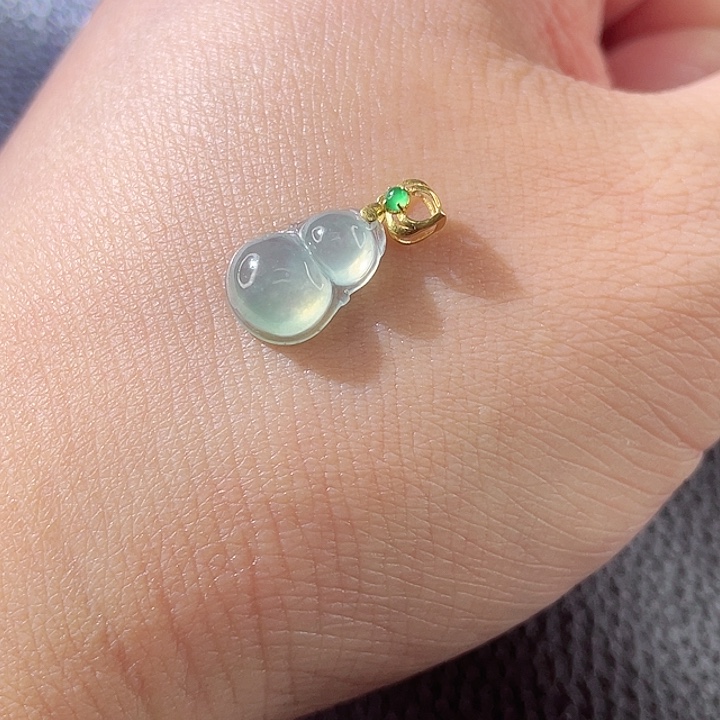 翡翠颈饰18K金镶嵌翡翠