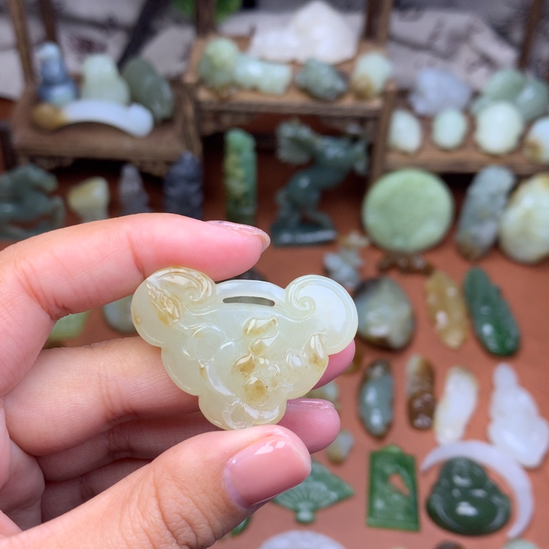 和田玉未镶嵌挂件