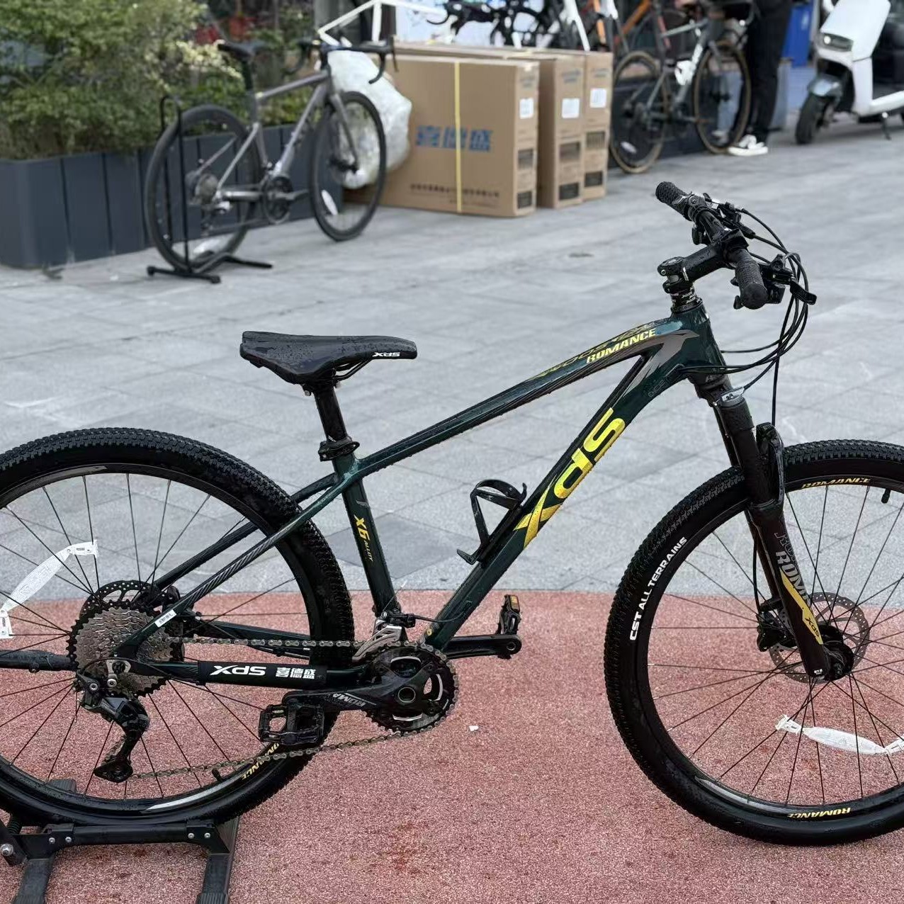 铝合金山地车尺码15.5适合身高160-170骑行