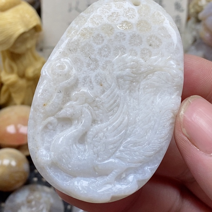 颈饰未镶嵌硅化珊瑚（珊瑚玉）有瑕