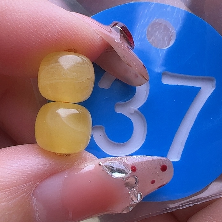 未镶嵌蜜蜡裸石8mm鸡油黄老型