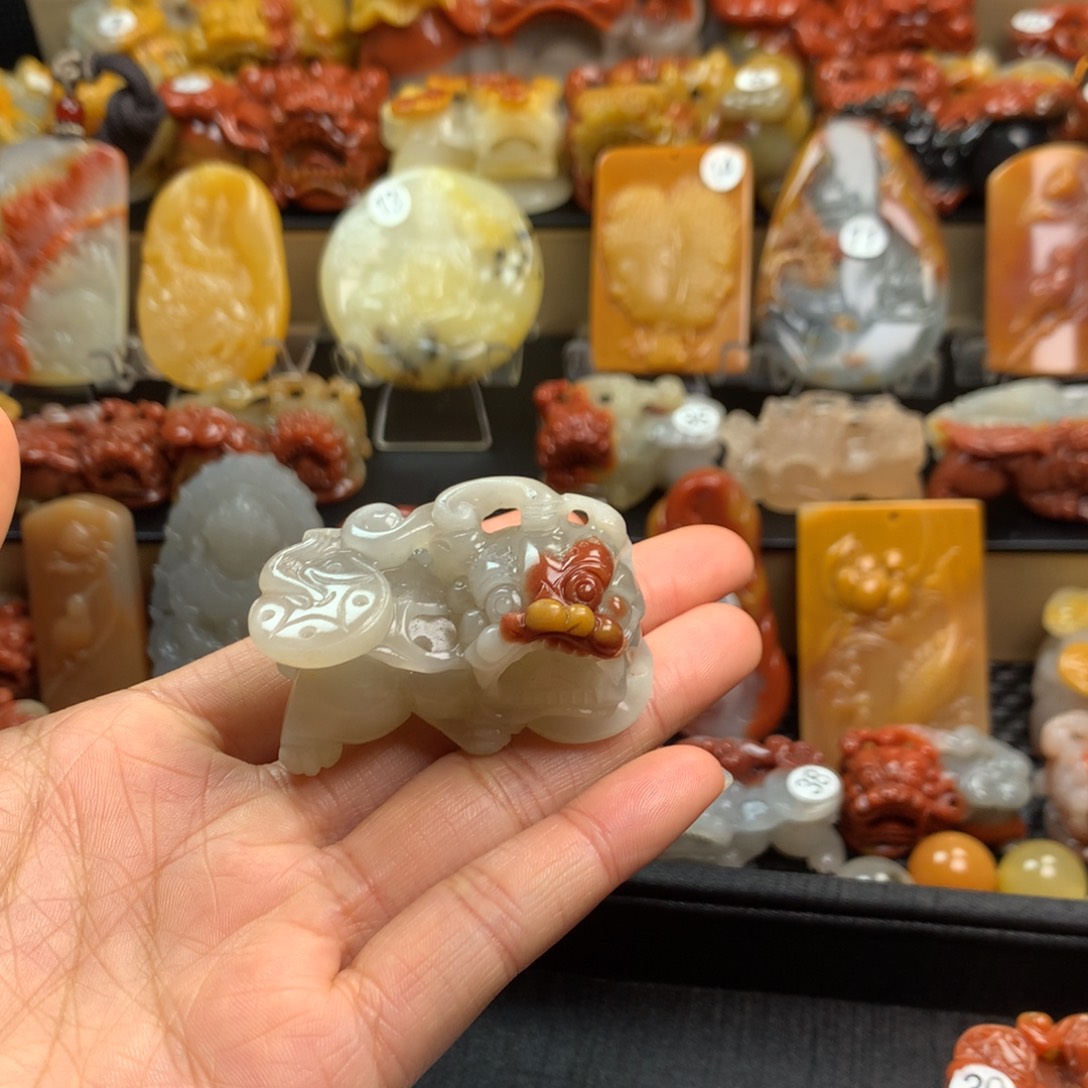 石英质玉（黄龙玉）挂件未镶嵌