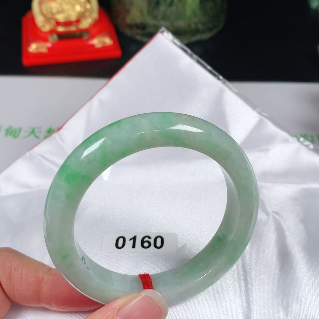 翡翠手镯未镶嵌  编号0160 正圈53