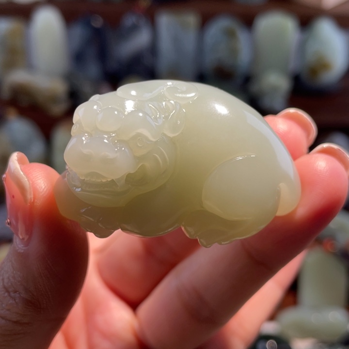 和田玉颈饰未镶嵌吊坠