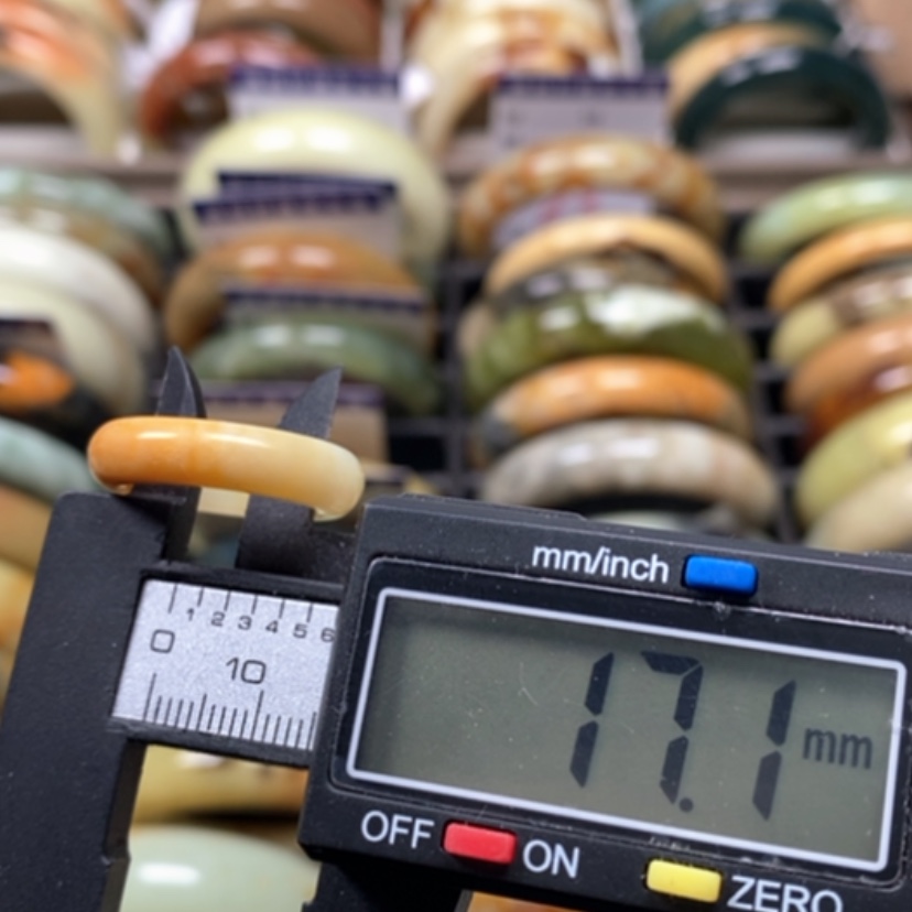 【闪购商品】蛇纹石玉未镶嵌手镯