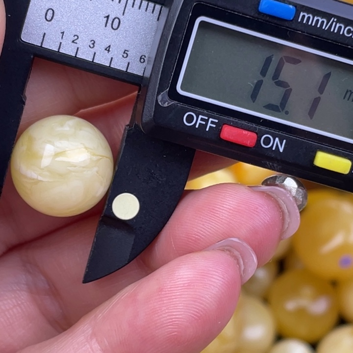 蜜蜡未镶嵌裸石微瑕401