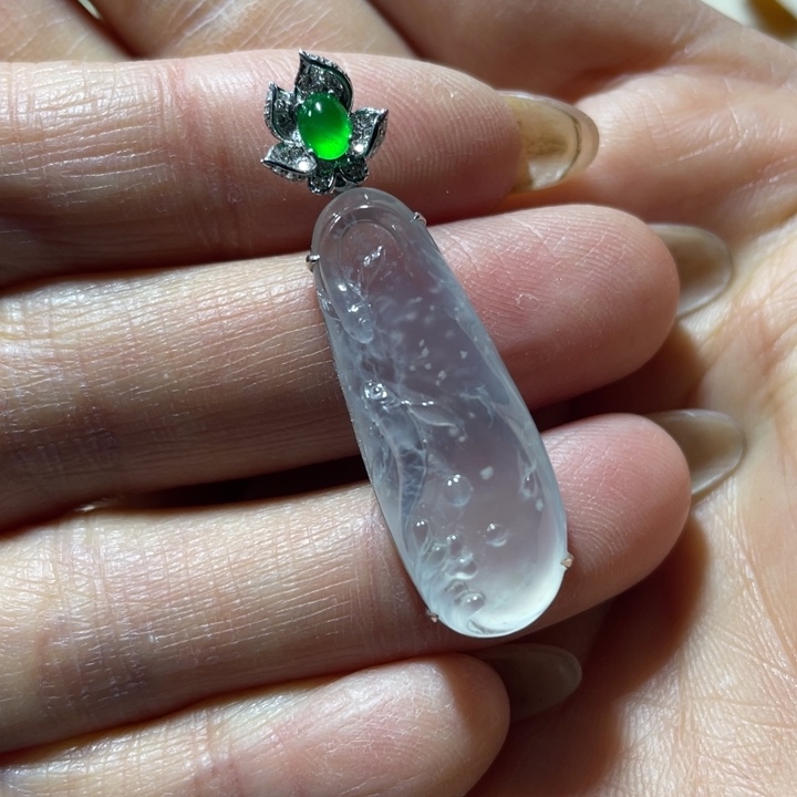 翡翠颈饰18K金镶嵌吊坠