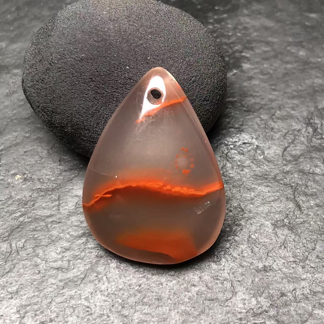 天然原矿南红冰飘吊坠挂坠，长23.8宽17.5厚7毫米