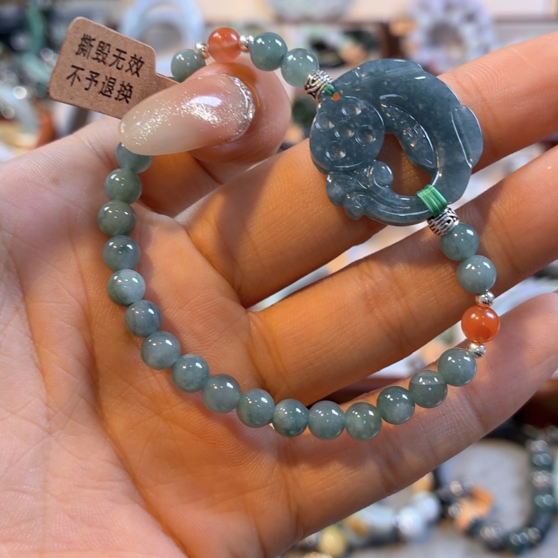 未镶嵌挂件翡翠手串